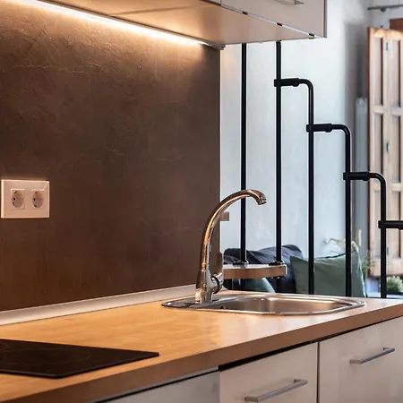 Beautiful Renovated Loft Minutes From The דירה ברצלונה