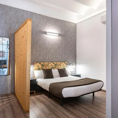 Beautiful Renovated Loft Minutes From The דירה *