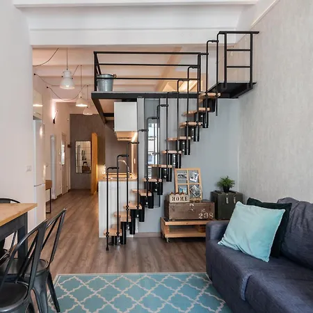 Beautiful Renovated Loft Minutes From The * ברצלונה