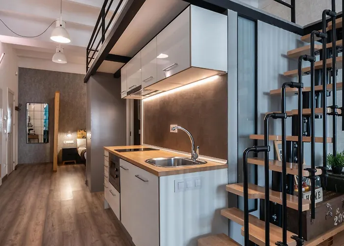 Beautiful Renovated Loft Minutes From The * バルセロナ