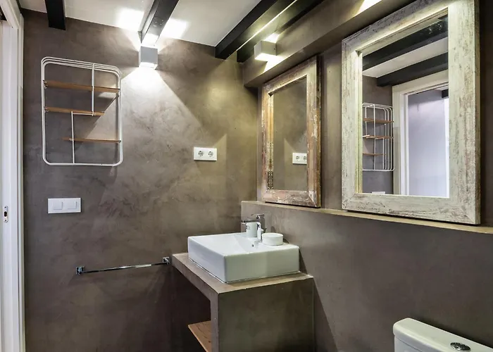 Beautiful Renovated Loft Minutes From The アパート *