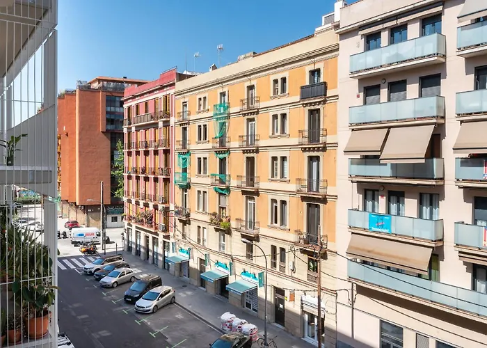 Beautiful Renovated Loft Minutes From The アパート